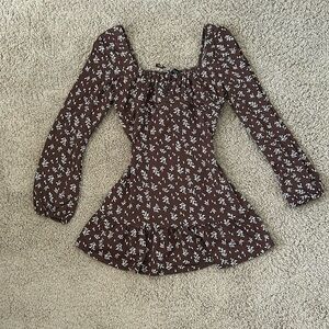 Women’s short flowy dress (brown)